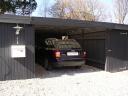 Bilen i carporten